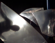 Luftgefüllte Plastikkissen mit Schattenumriss einer Person